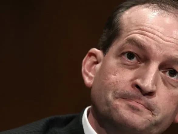Міністр праці США йде у відставку на тлі скандалу з розбещенням неповнолітніх