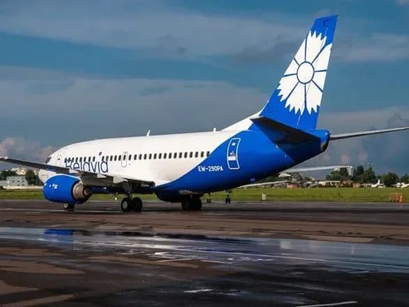 У "Жулянах" Boeing з 139 пасажирами викотився за посадкову смугу