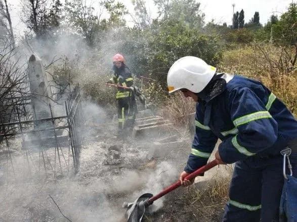 У Миколаєві горів некрополь: підозрюють підпал