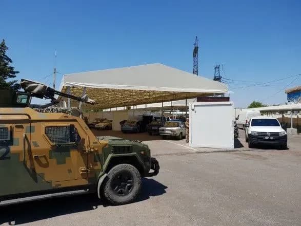 На КПВВ у районі ООС у чергах застрягли 200 автомобілів