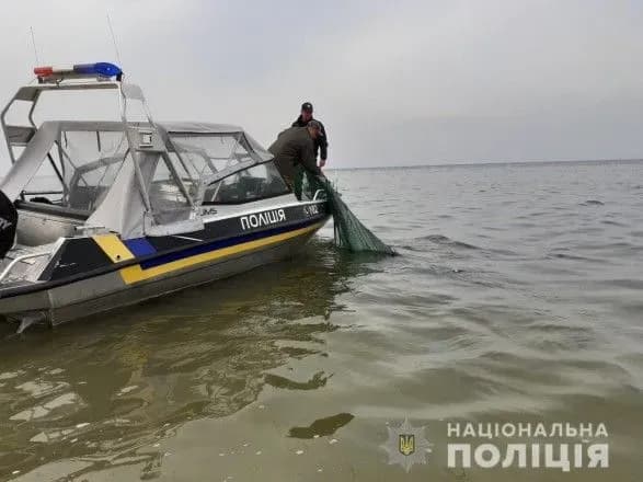 Чоловік із дитиною застрягли в морі на Херсонщині