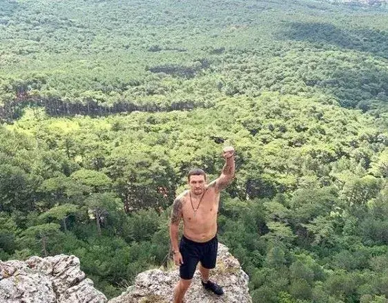 Боксер Усик в Криму продовжив підготовку до дебюту у суперважкому дивізіоні