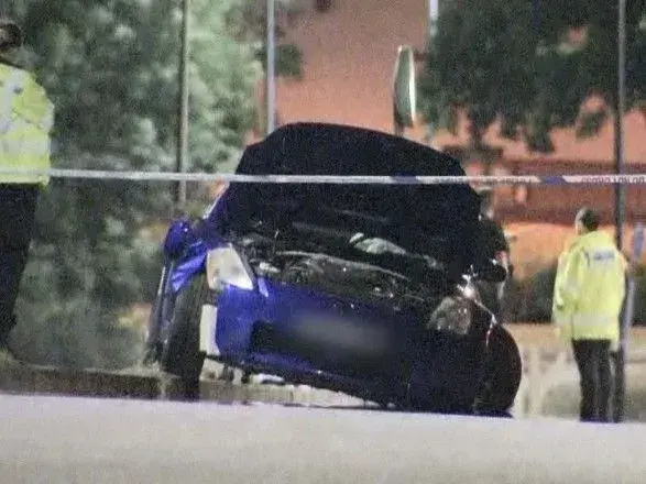 Під час вуличних перегонів у Британії авто вилетіло у натовп: 17 постраждалих