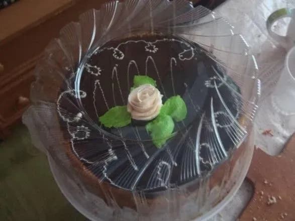 У Чернівецькій області кандидати привезли членам ДВК торти