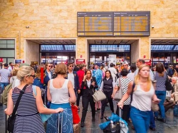 В Италии из-за пожара на железной дороге отменили междугородные поезда