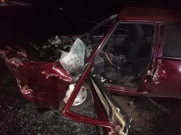 Легковик зіткнувся з вантажівкою, загинув літній чоловік