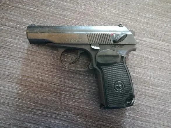 Чоловік намагався контрабандою провезти зброю до ЄС