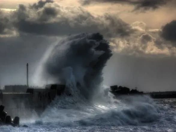 Біля узбережжя Грузії почався шторм