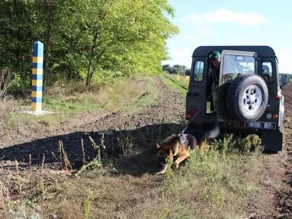 Африканець хотів переплисти через кордон України до Польщі