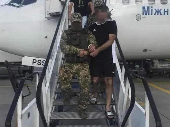 Наркоділок 8 років переховувався за кордоном через контрабанду героїну до України