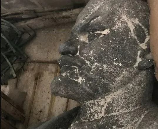 СЕТАМ продає 6-тонного бронзового Леніна