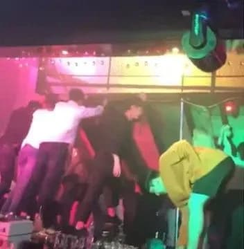 У Південній Кореї під час обвалення конструкції в нічному клубі загинули двоє людей