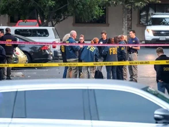 Стрілець в Каліфорнії був озброєний автоматом АК-47, який придбав легально