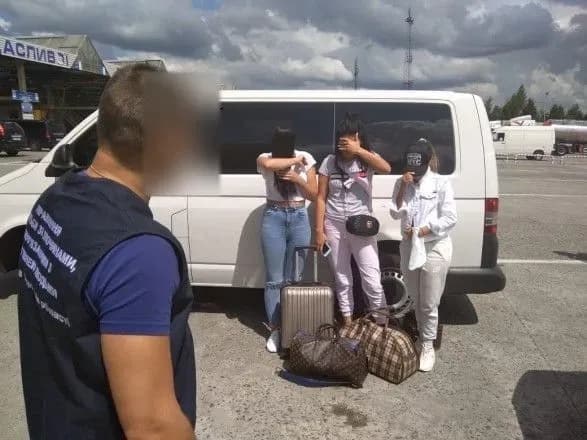 В Украине разоблачены 8 противоправных групп, причастных к торговле людьми