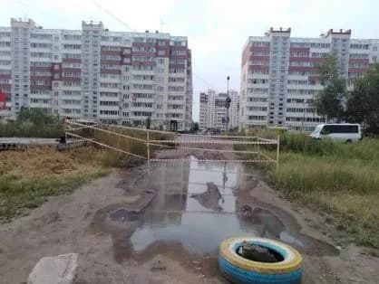 У РФ 10-річний хлопчик провалився в яму з окропом