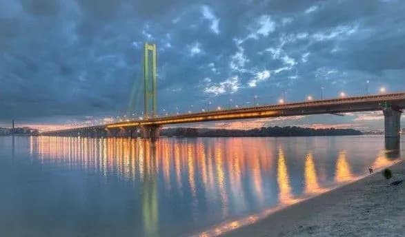 У столиці обмежать рух транспорту на Південному мосту