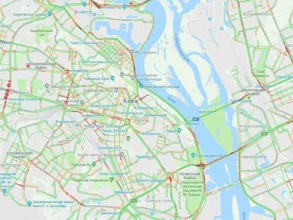 Ранкові затори у Києві: рух мостами в напрямку центра ускладнений