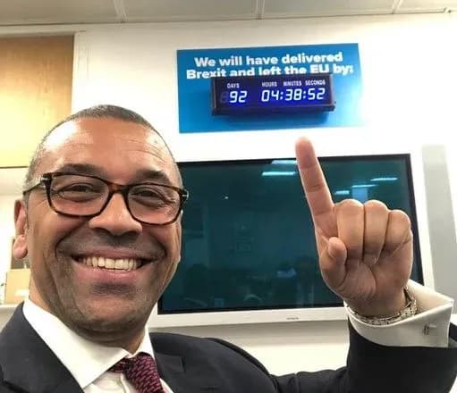 В резиденции Джонсона и его партии появились часы с обратным отсчетом до даты Brexit