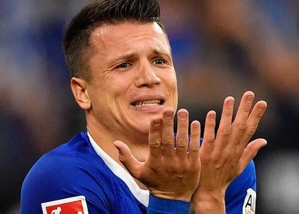 Президент "Бешикташа" опроверг информацию о переходе Конополянки