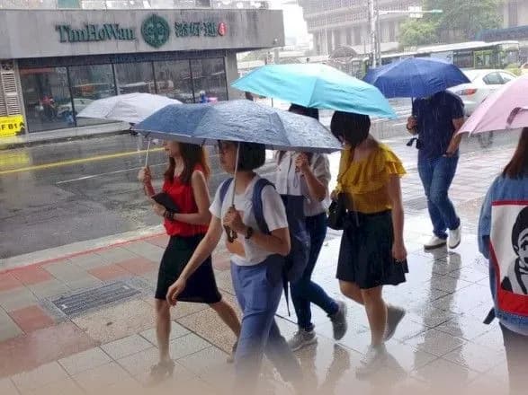 В Японії через тайфун скасовано понад 60 рейсів