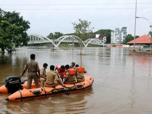Внаслідок аварії рятувального човна в Індії загинуло 9 осіб, 16 пропали безвісти