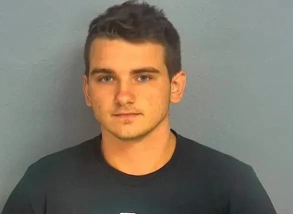 Житель США Андрейченко прийшов до супермаркету з гвинтівкою, його звинуватили в загрозі теракту