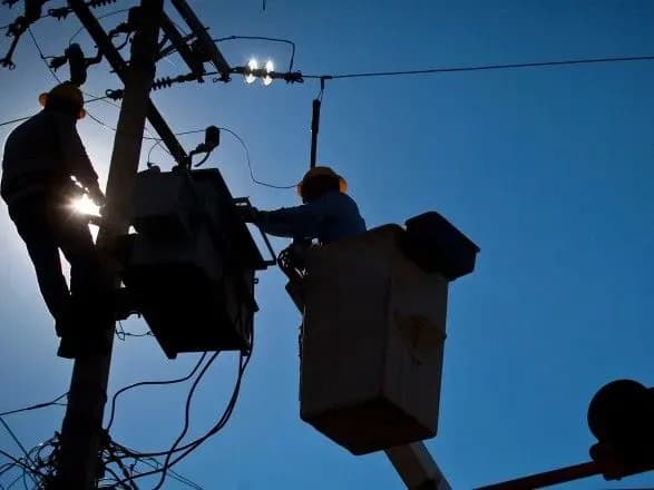 Непогода оставила без света 205 городов и сел в Украине