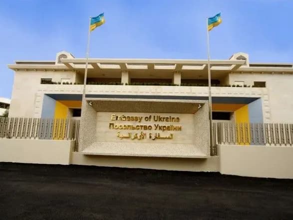 Посольство з’ясовує інформацію щодо викрадення українців піратами біля Камеруну