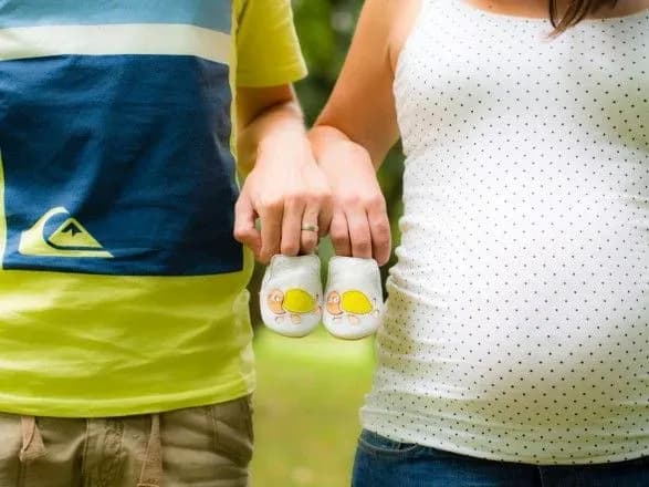 У Казахстані жінка народила двох дітей з різницею у два місяці