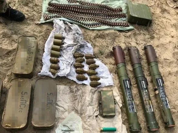 В районі проведення ООС виявили схрон зі зброєю