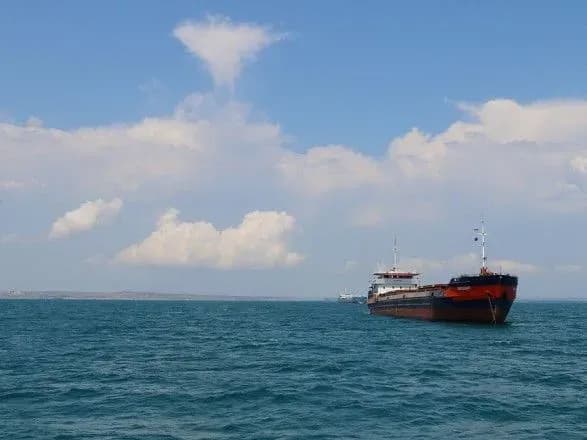 У РФ заявили про смерть двох українських моряків на судні в районі Керченської протоки