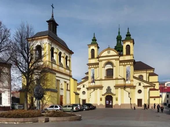 В Івано-Франківській області пожежу у храмі не могли ліквідувати майже три години