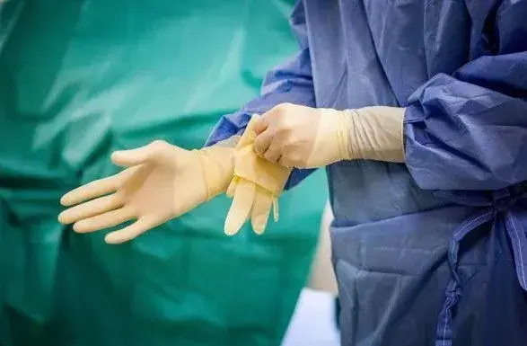 Французького хірурга підозрюють в сексуальному насильстві над 250 дітьми