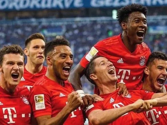 Хет-трик Левандовскі приніс "Баварії" перемогу над клубом Коноплянки