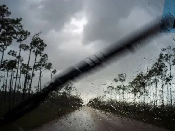 Ураган "Дориан" нанес удар по Багамах