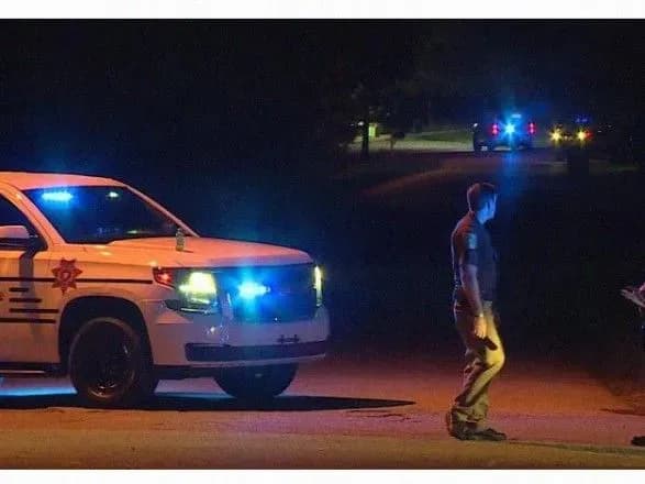 У США 14-річний підліток розстріляв свою родину з 5 осіб