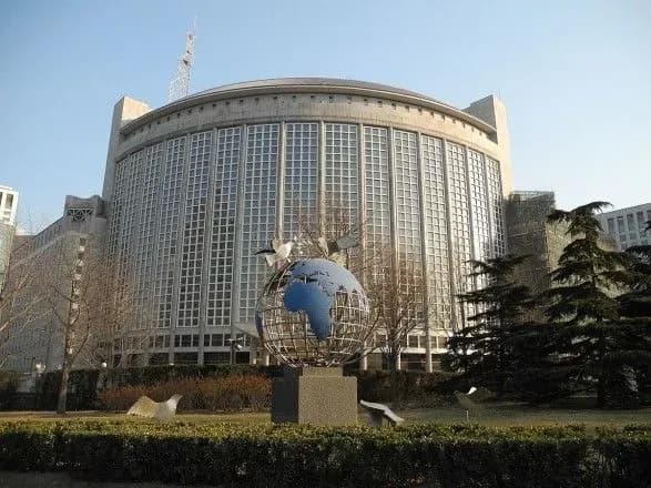 МИД Китая считает, что вполне оправдано для китайцев за рубежом протестовать против акций в Гонконге