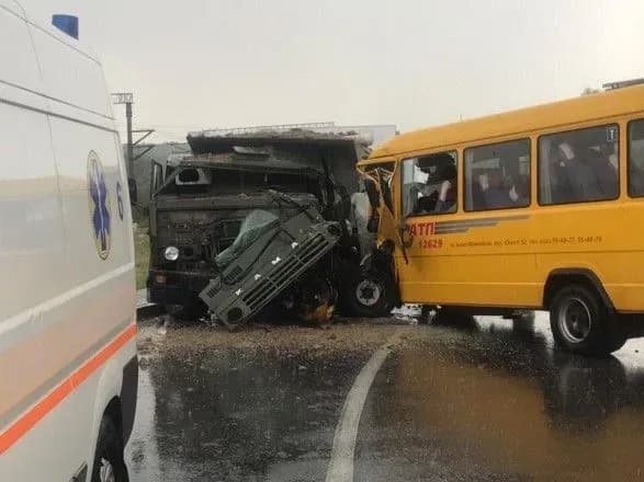 Зіткнення вантажівки та маршрутки на Львівщині: відкрите кримінальне провадження