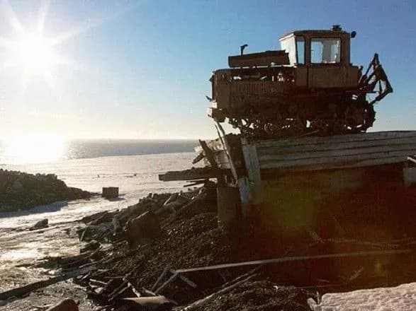 У російській частині Арктики колишня полярна станція зникла разом з льодовиком