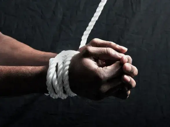 На Дніпропетровщині на подружжя підприємців скоїли зухвалий розбійний напад