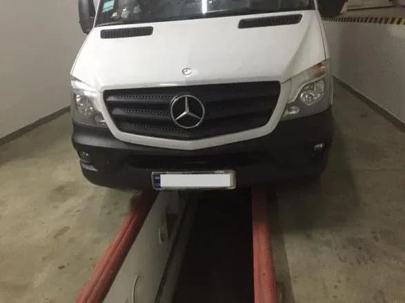 Українець намагався перевезти через кордон понад 200 гаджетів Apple