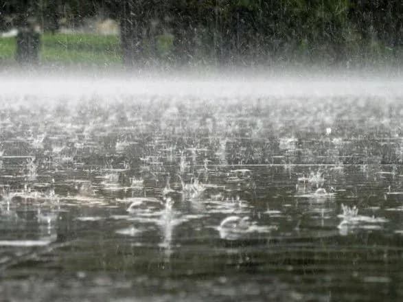 В Україні випустили попередження про грози