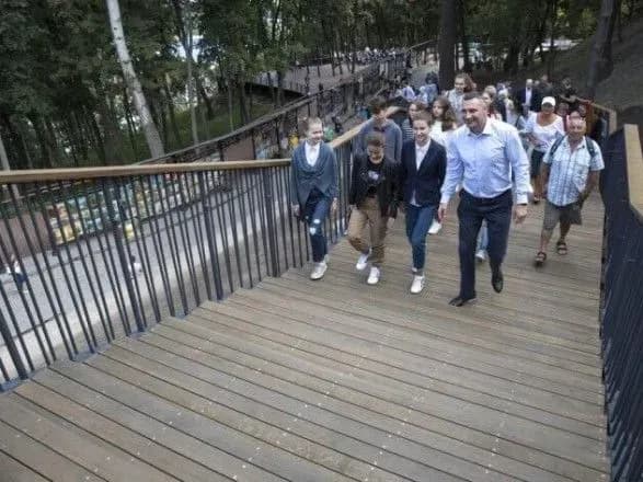 Кличко: тепер потрапити на оновлену Алею художників можна і від Андріївської церкви