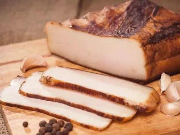 В Україні дорожчає сало і дешевшає гречка