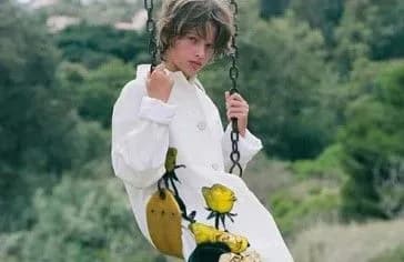 Дочка Міли Йовович дебютувала як модель