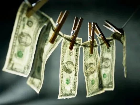 У РЄ вказали на недостатній прогрес України в боротьбі з відмиванням грошей