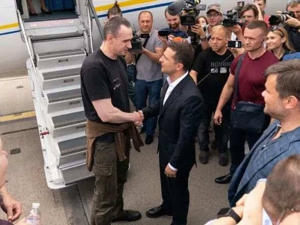 Зеленський заявив про розведення військ на Донбасі в два етапи