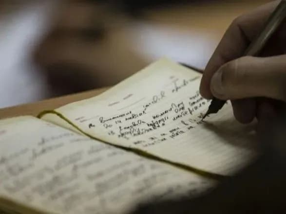 На Кабмін знову подали в суд через нову редакцію українського правопису