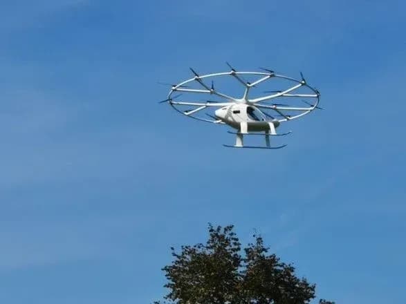 У Німеччині успішно випробували двомісне повітряне таксі