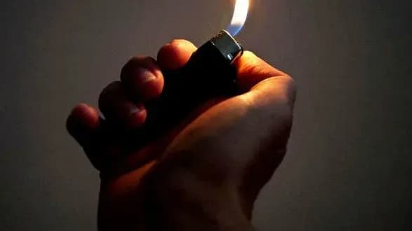 На Запоріжжі чоловік підпалив жінку